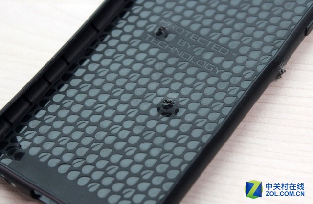 竟沒全射穿 Evutec凱芙拉外殼弓箭測試